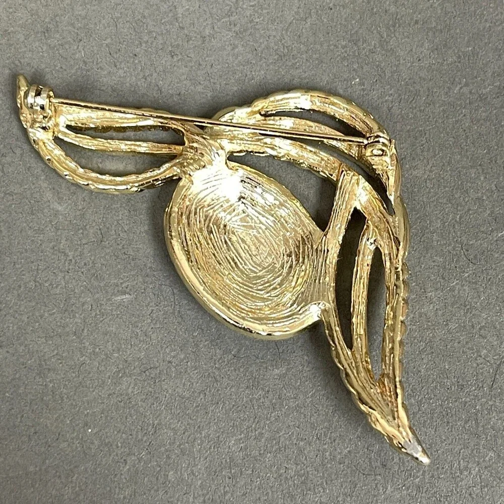 Unbranded gold tone